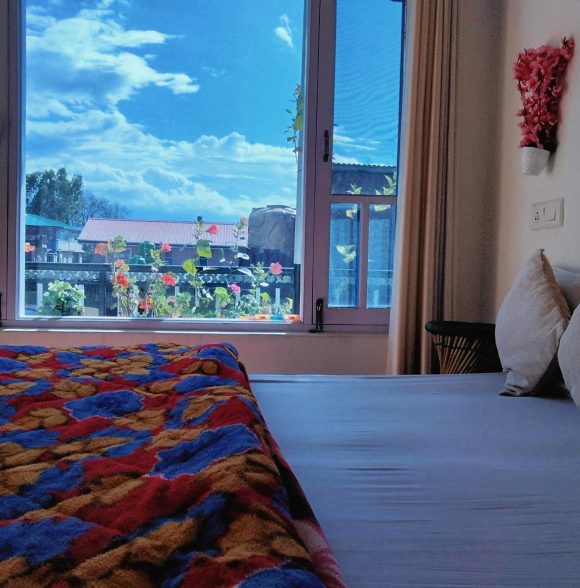 Himalayan Breeze Homestay | Rooms & Kitchen