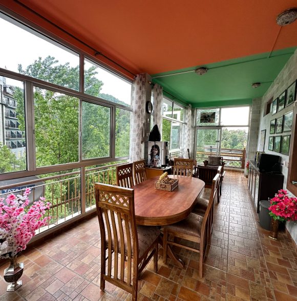 Ideal Hill-side Retreat