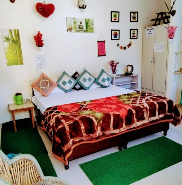 Himalayan Breeze Homestay | Rooms & Kitchen