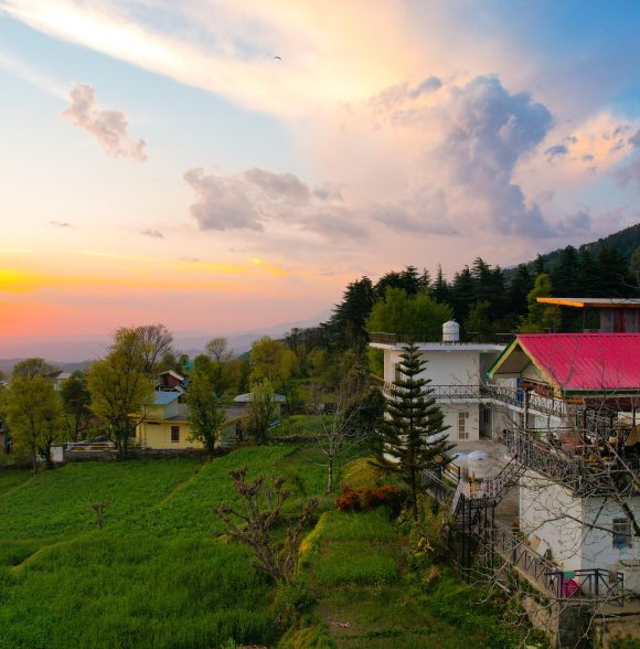 Amber Retreat - Cafe & Boutique Lodge