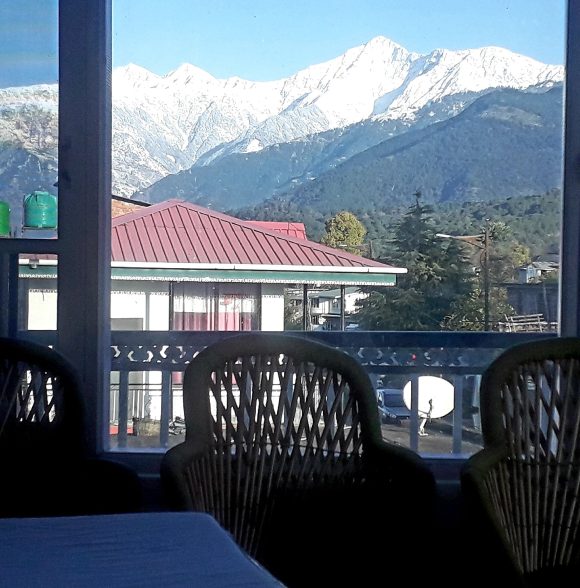Himalayan Breeze Homestay | Rooms & Kitchen