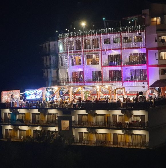 Mountain Crest Hotel