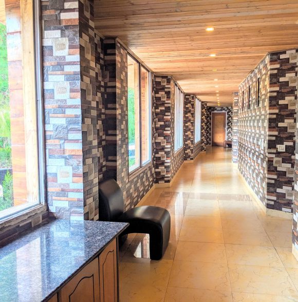 Mountain Crest Hotel