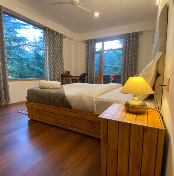 Tranquil Escape | River-View Retreat
