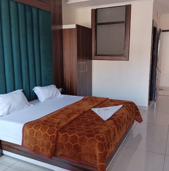 Evergreen Escape | A Cozy Stay in Dalhousie