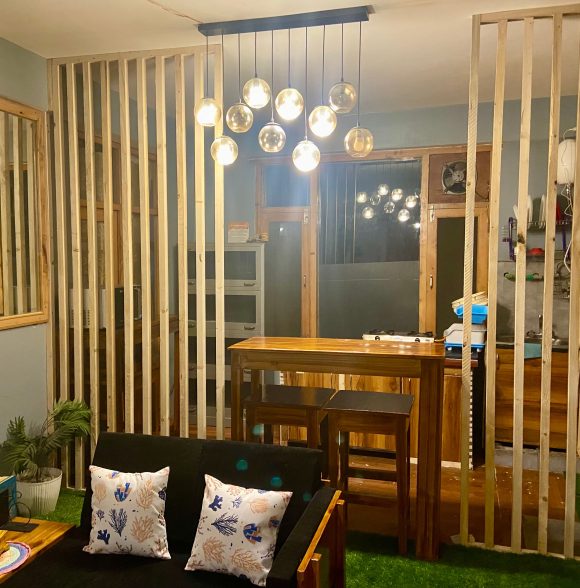Tranquil Escape | River-View Retreat
